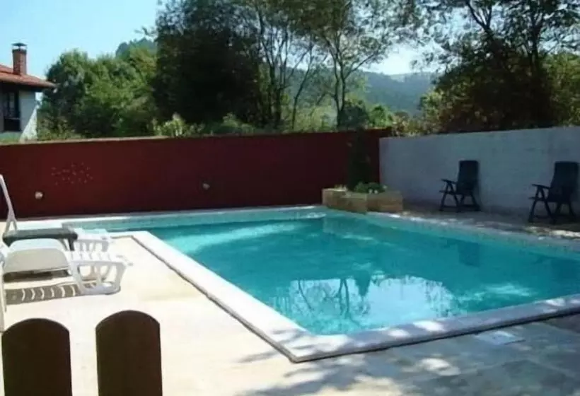 בית מלון כפרי Posada Restaurante Prada A Tope