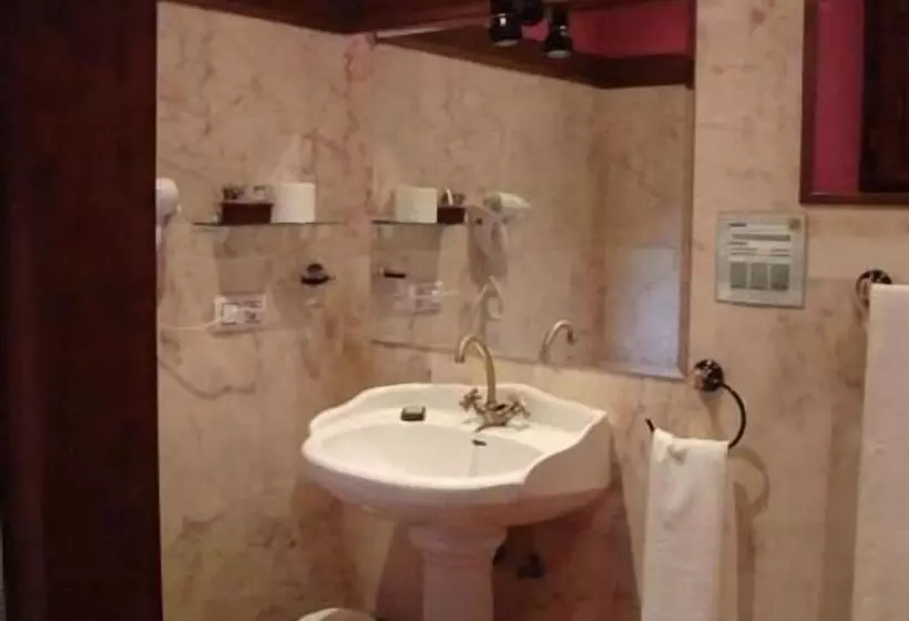 בית מלון כפרי Posada Restaurante Prada A Tope