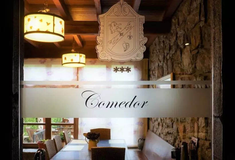 فندق ريفى Rural Palacio Fernández Heres