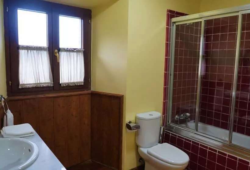 فندق ريفى Rural Palacio Fernández Heres