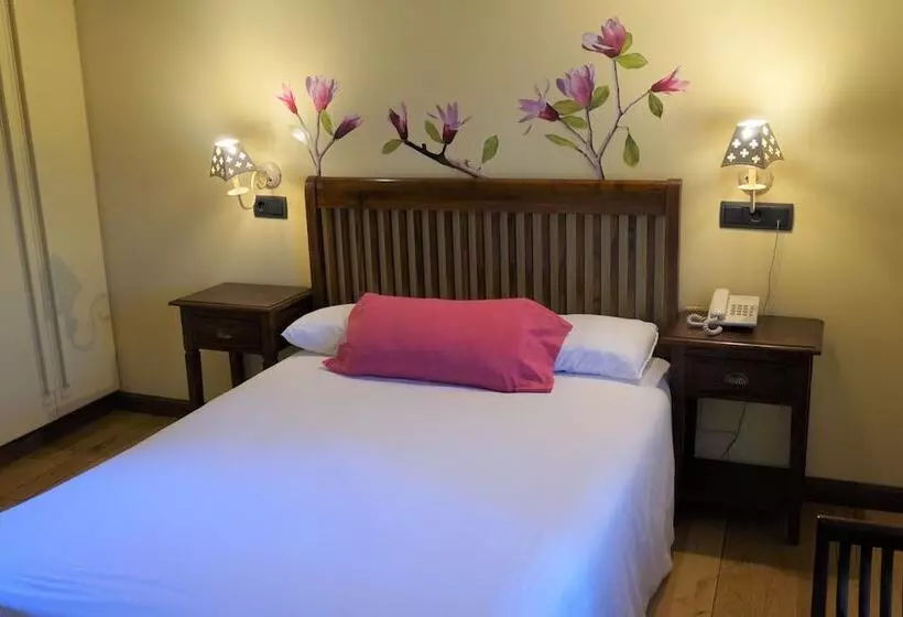 فندق ريفى Rural Palacio Fernández Heres