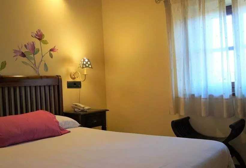 فندق ريفى Rural Palacio Fernández Heres