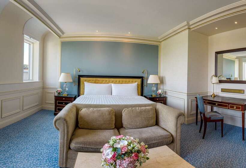 ホテル Shangri La Paris