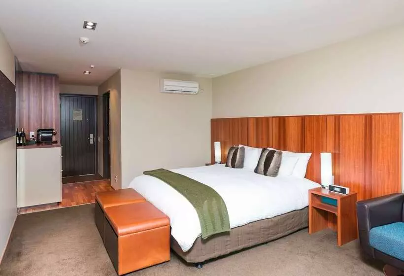 فندق Te Waonui Forest Retreat