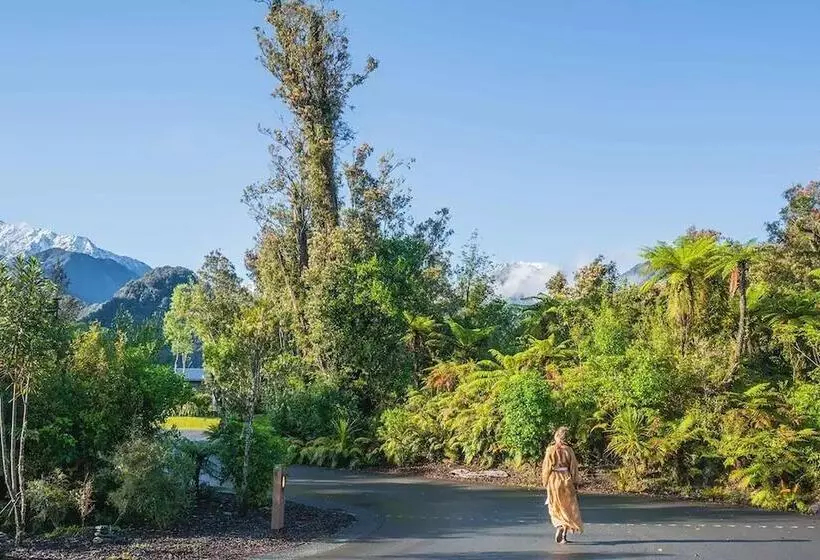 فندق Te Waonui Forest Retreat