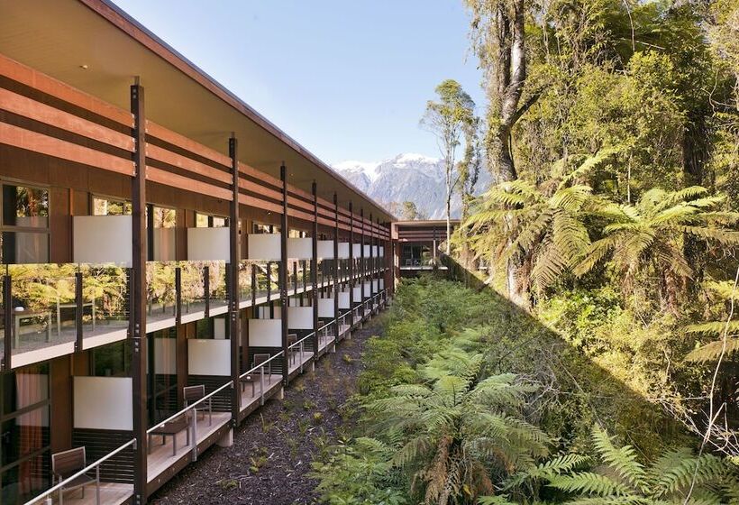 Отель Te Waonui Forest Retreat