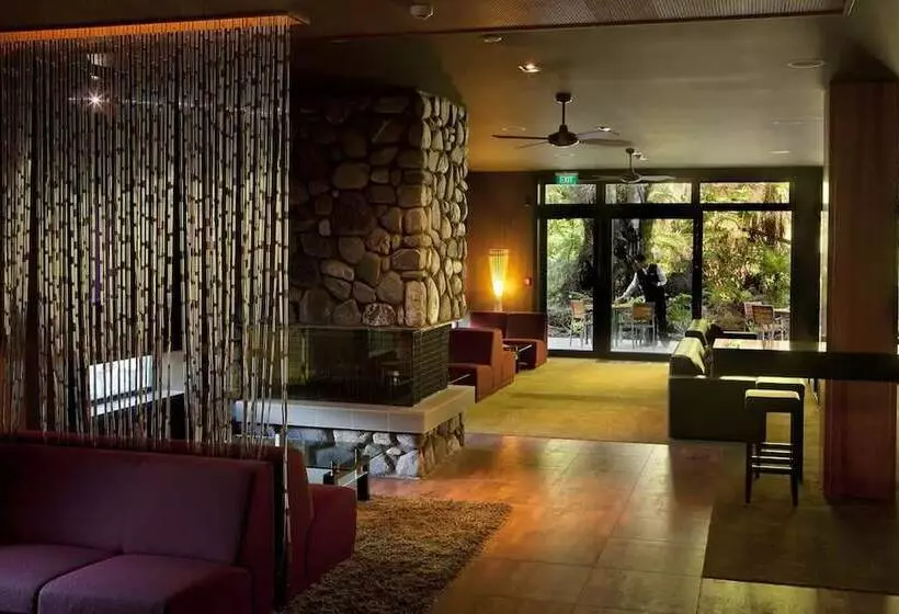 فندق Te Waonui Forest Retreat
