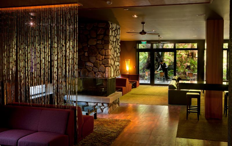 Отель Te Waonui Forest Retreat