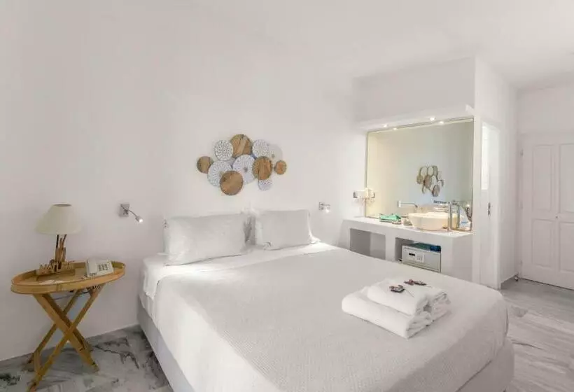 Margarita Studios Ambelas