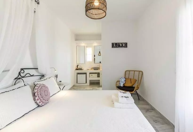 Margarita Studios Ambelas