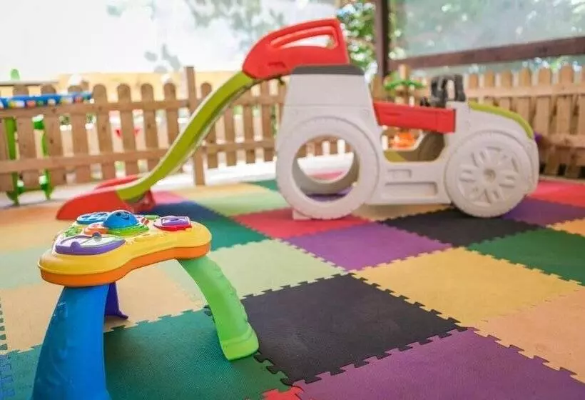 Metaxatos Apartments