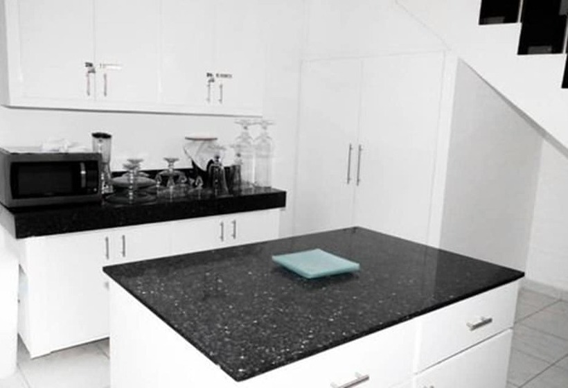 ホテル Hostal Tokio   Hostel