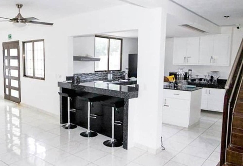 ホテル Hostal Tokio   Hostel