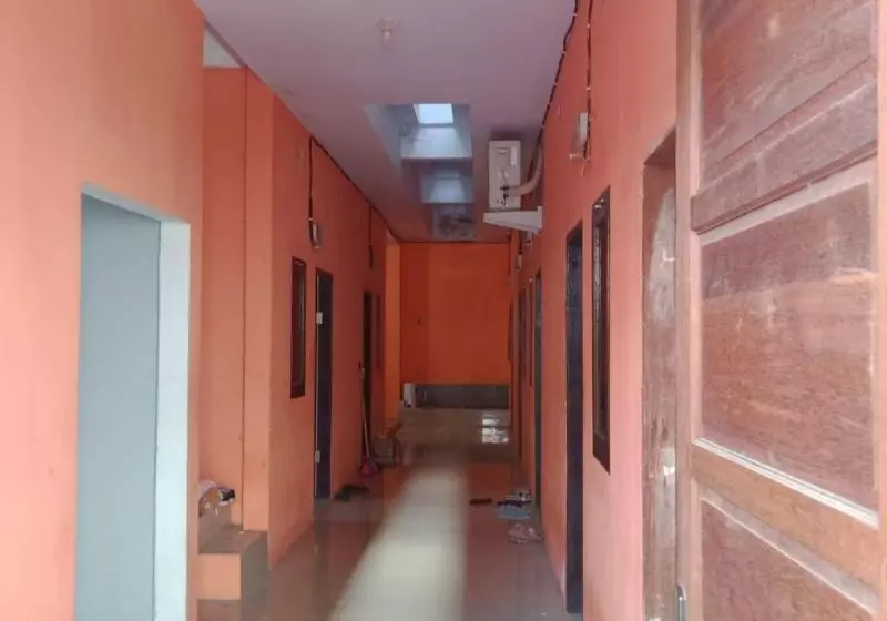 هاستل Spot On 2831 Pondok Orange Family