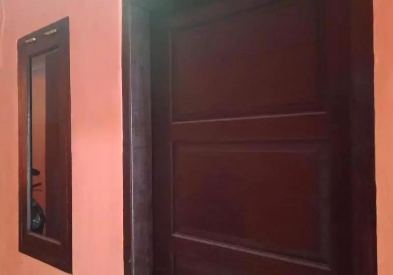 هاستل Spot On 2831 Pondok Orange Family
