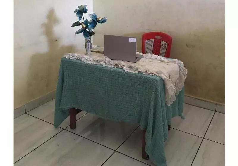 هاستل Spot On 2831 Pondok Orange Family