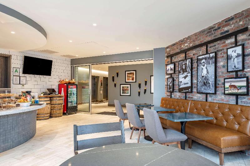 Cambria Hotel Louisville Downtown Whiskey Row