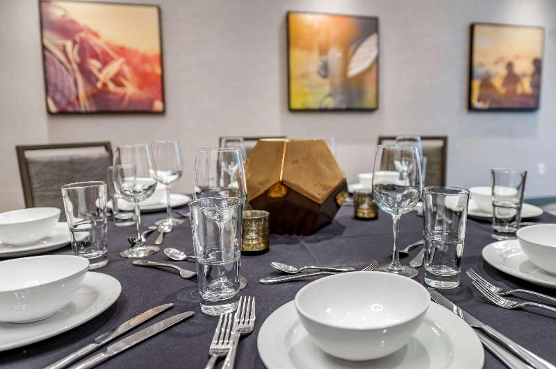 Cambria Hotel Louisville Downtown Whiskey Row