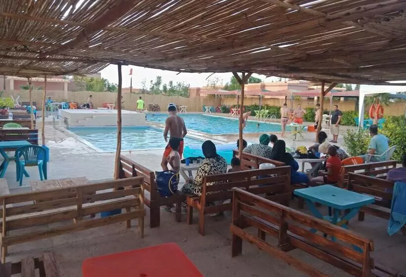 Hotelli Complexe Touristique Abayno