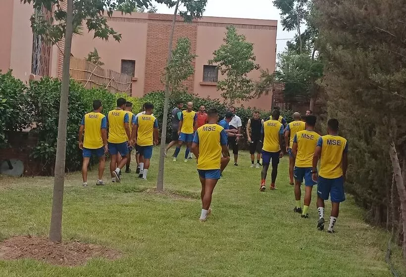 Hotelli Complexe Touristique Abayno