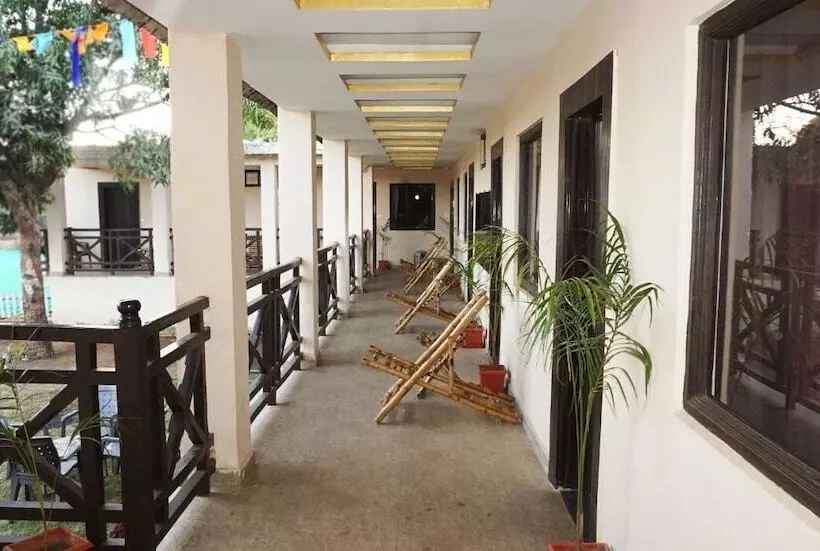 ホテル Khalsa Lake View Resort