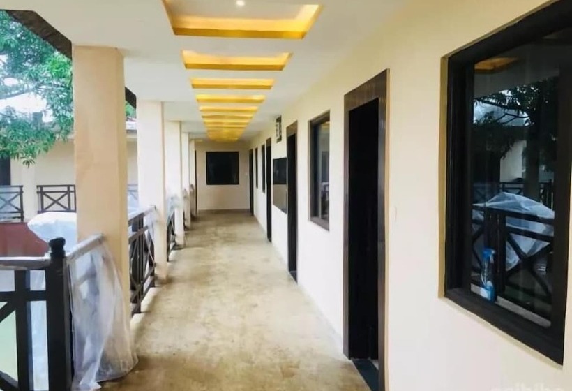 Hotel Khalsa Lake View Resort