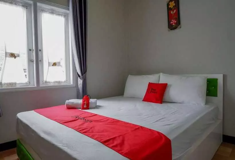 Hotelli Reddoorz Syariah Near Komplek Candi Arjuna Dieng