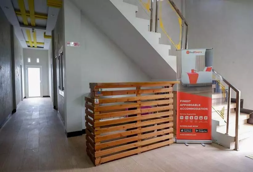 Hotelli Reddoorz Syariah Near Komplek Candi Arjuna Dieng