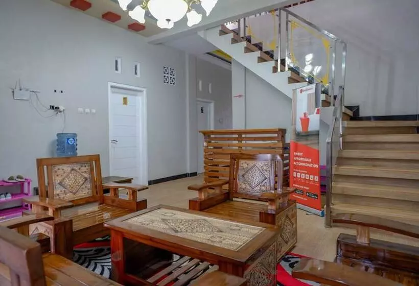 Hotelli Reddoorz Syariah Near Komplek Candi Arjuna Dieng