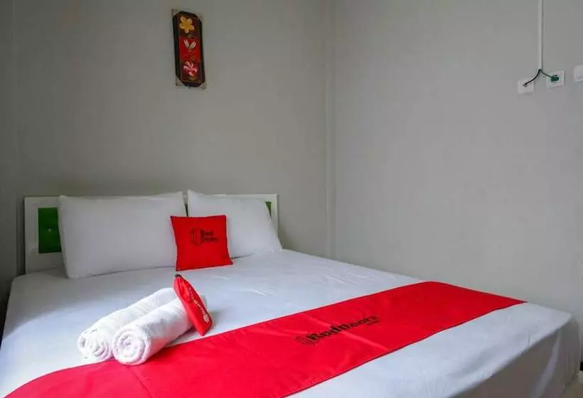 Hotelli Reddoorz Syariah Near Komplek Candi Arjuna Dieng