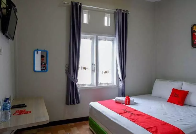 Hotelli Reddoorz Syariah Near Komplek Candi Arjuna Dieng