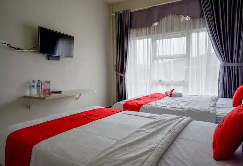 Hotelli Reddoorz Syariah Near Komplek Candi Arjuna Dieng