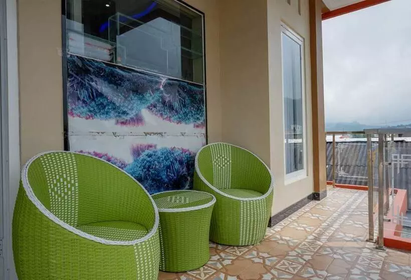 Hotelli Reddoorz Syariah Near Komplek Candi Arjuna Dieng