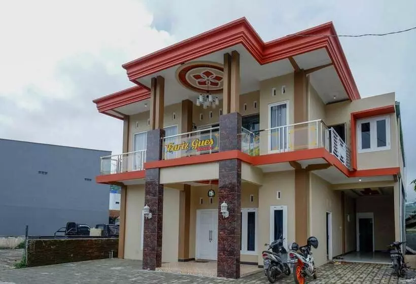 Hotelli Reddoorz Syariah Near Komplek Candi Arjuna Dieng