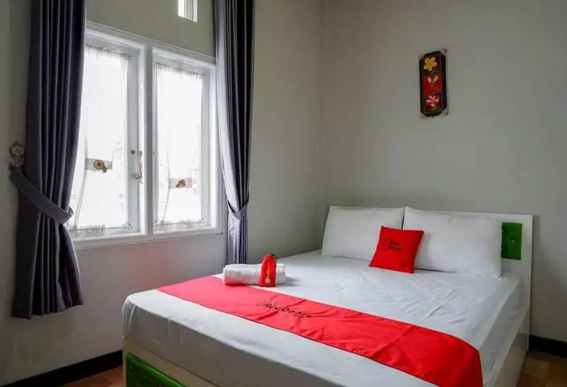 Hotelli Reddoorz Syariah Near Komplek Candi Arjuna Dieng