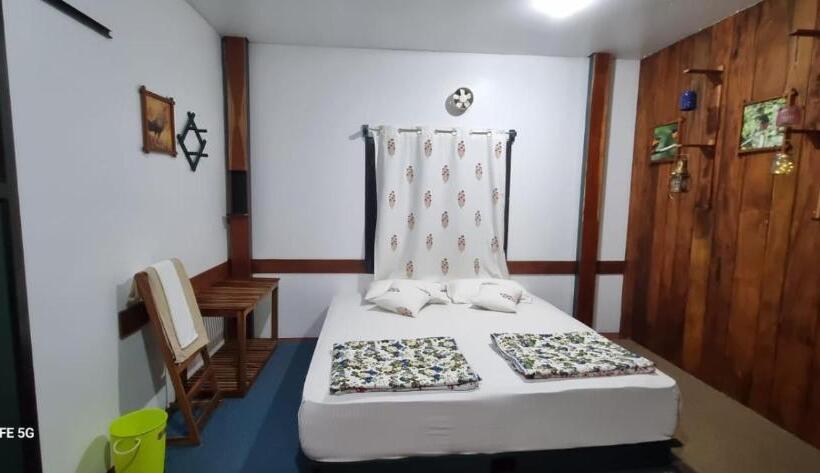 Hotel Whispering Willows