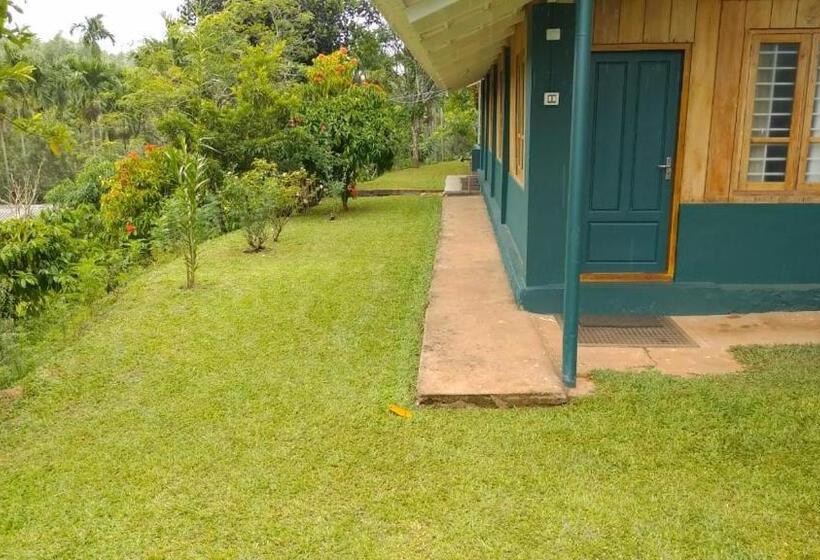 Hotel Whispering Willows