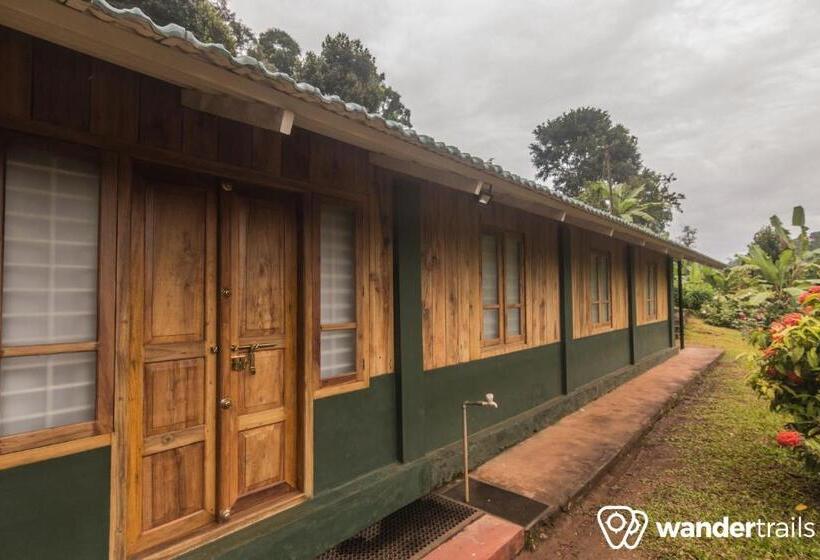 Hotel Whispering Willows