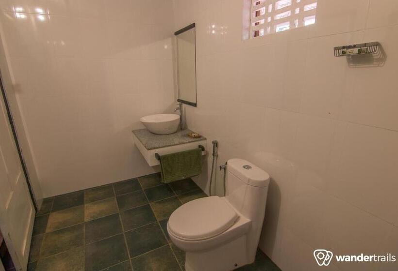 Hotel Whispering Willows