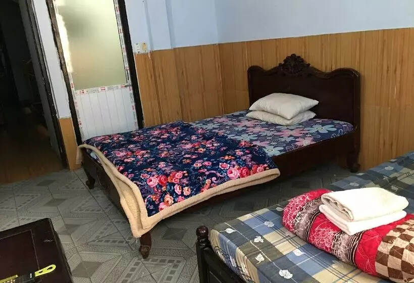Nam Phuong Motel By Oyo Rooms
