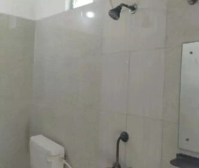 Hotelli Goroomgo Dittu Holiday Inn Puri