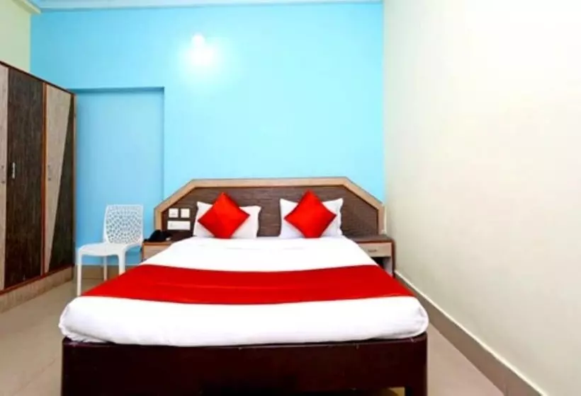 Hotelli Goroomgo Dittu Holiday Inn Puri