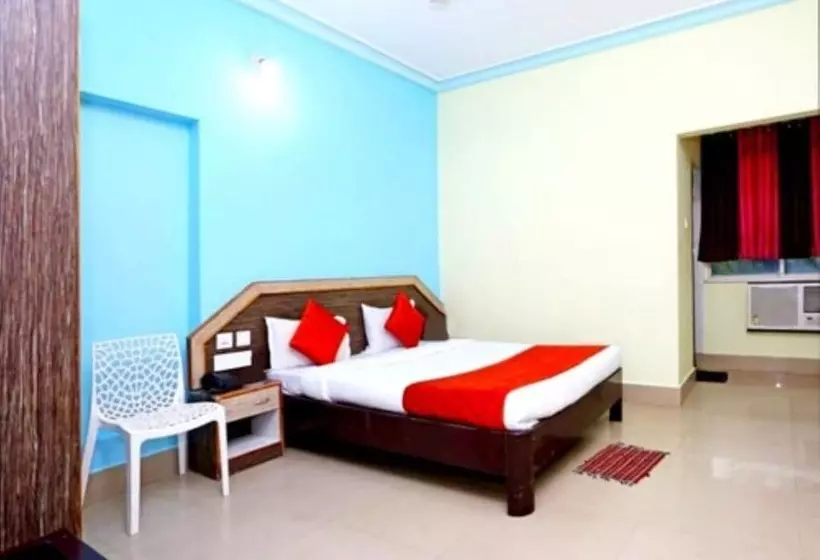 Hotelli Goroomgo Dittu Holiday Inn Puri