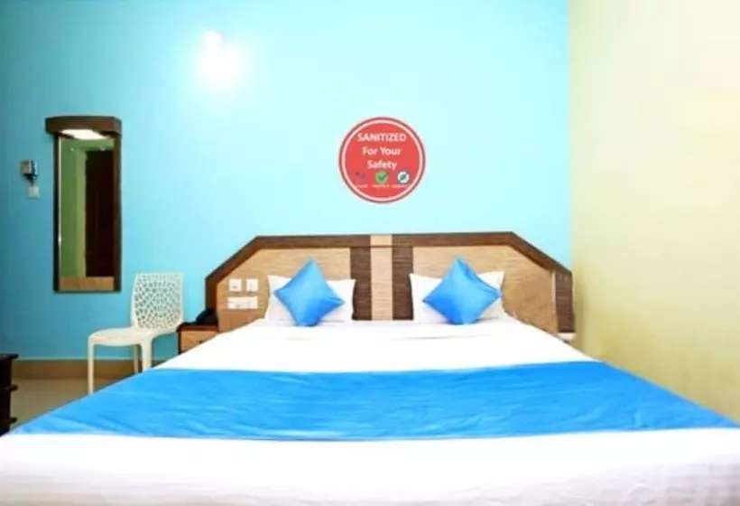 Hotelli Goroomgo Dittu Holiday Inn Puri