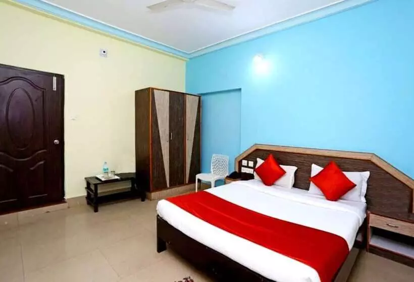 Hotelli Goroomgo Dittu Holiday Inn Puri