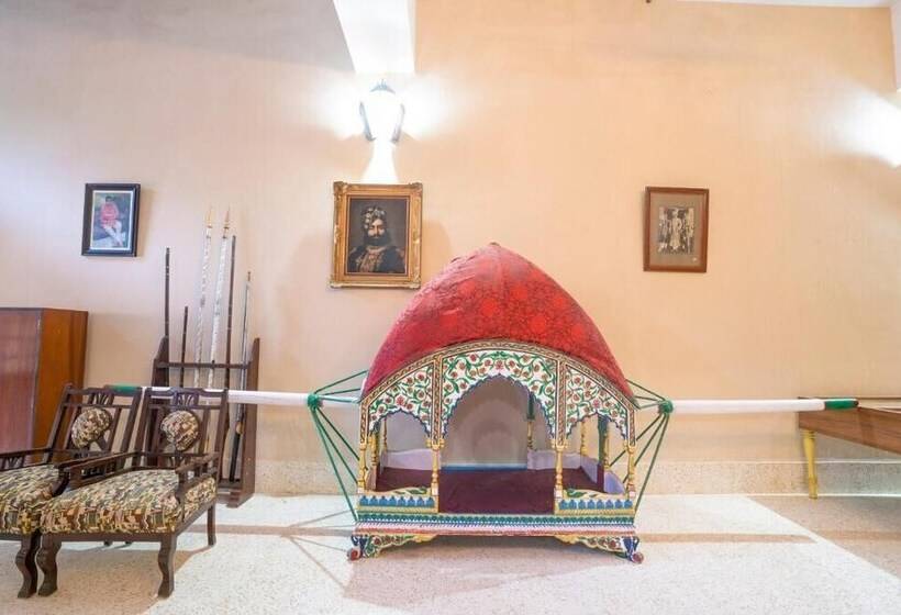 Отель Maharaja Kothi