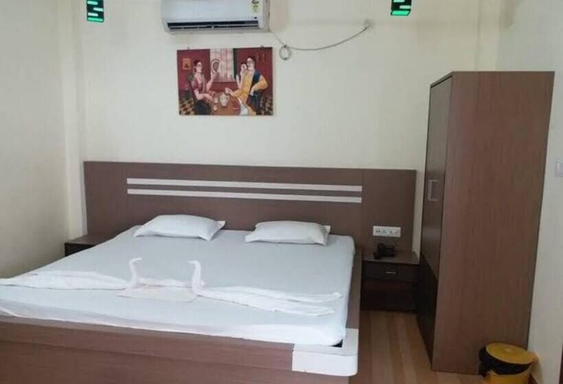 Hotel Mohana Beach Resort