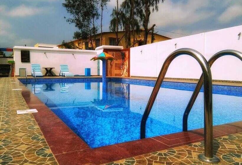 Hotel Mohana Beach Resort