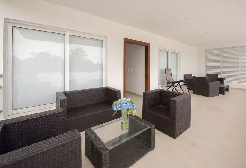 Hotelli Providence Breeze