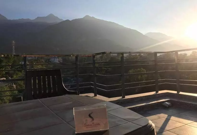 ホテル Serene Suites